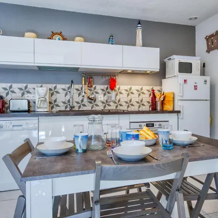 Les Pins-13 By Interhome
